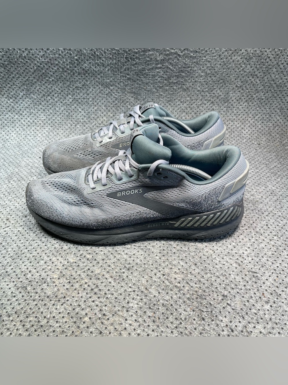 Brooks Beast GTS 24 Wide Grey Running Shoes No Insoles Size 11.5 Mens